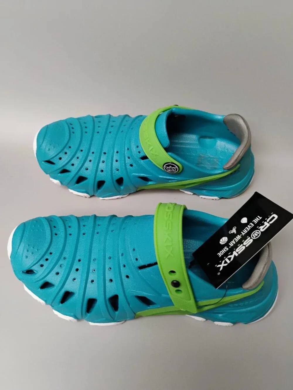 CROSSKIX 2.0 ATLANTIC WATER SHOES/ CLOGS...SIZE 3 (UNISEX)...SIZE 4.5 WOMAN